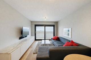 Bent u op zoek naar een aangenaam en volledig instapklaar verblijf aan zee? Dit knappe gelijkvloers appartement in Heist werd recent...