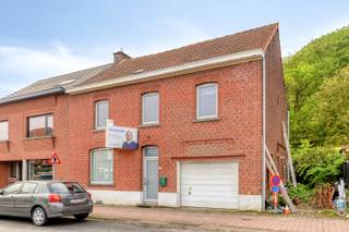 Deze ruime halfopen bebouwing is gelegen in Holsbeek op een perceel van 7a 83ca met een zuidoost georiënteerde tuin.Dit renovatie project biedt veel...