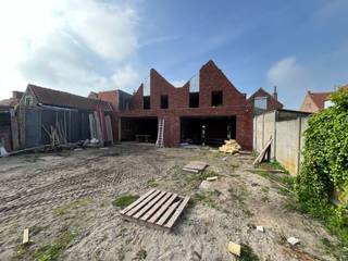 Nieuwbouwwoning gelegen in het centrum van Maldegem, een zeer rustige en centale ligging, vlakbij de markt en Tennisclub 't Lobbeke. De woning...