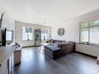 Ontdek dit prachtige, halfopen bebouwing pand (bouwjaar 2020) met een fantastische locatie.Gelegen in een rustige straat, maar toch met vlotte...