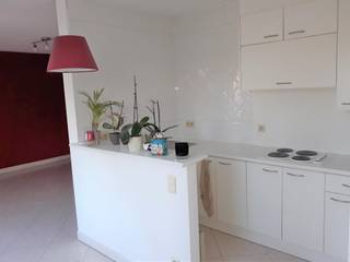 Ruim dakappartement te Melle, op/afrit E40 Wetteren - R4 Melle en station Melle op 5 min rijden. Openbaar vervoer op wandelafstand. Beschikt over...