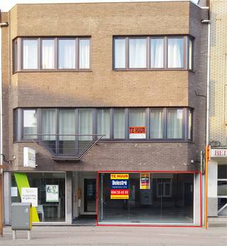 Commercial à louer à Asse