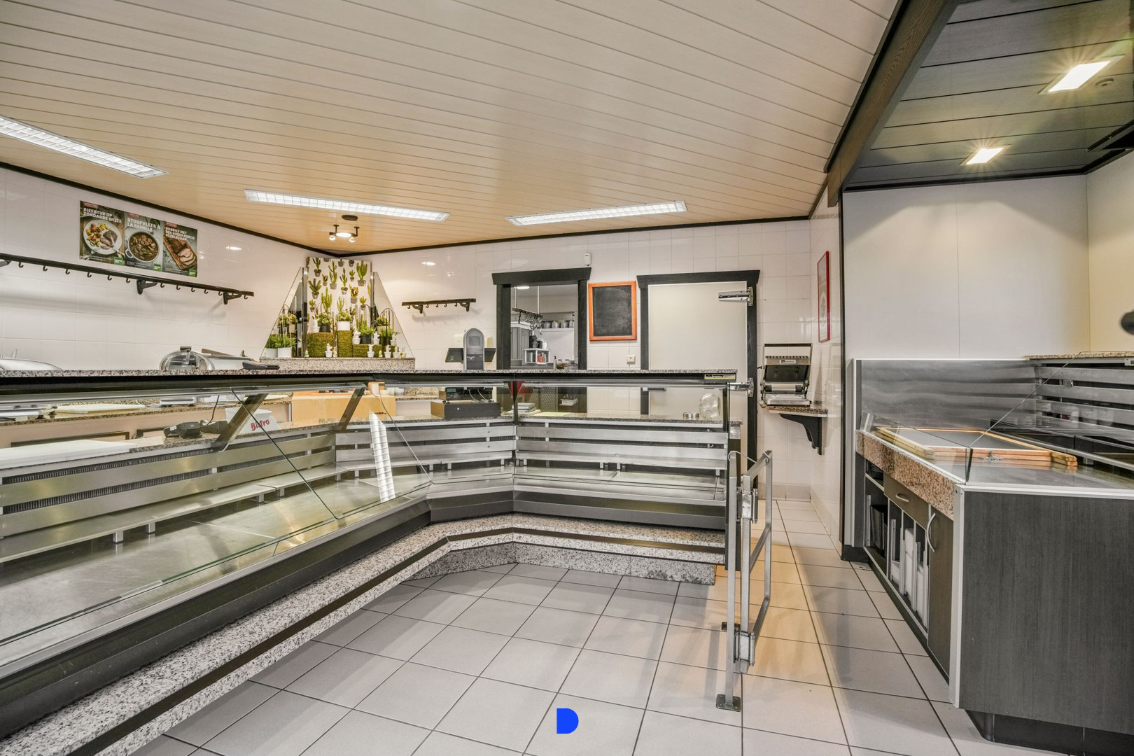 Handelspand met woonst op commerciële ligging. - foto 5