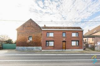 À vendre à Pajottegem !Vous recherchez une maison spacieuse au caractère authentique, où tranquillité, nature et confort se marient à merveille...
