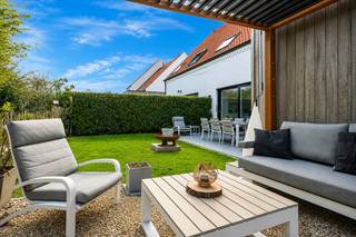 Recente en grote woning met 3 slaapkamers, een zonnige tuin en carport te Moerkerke. Deze energiezuinige woning is rustig gelegen in een...