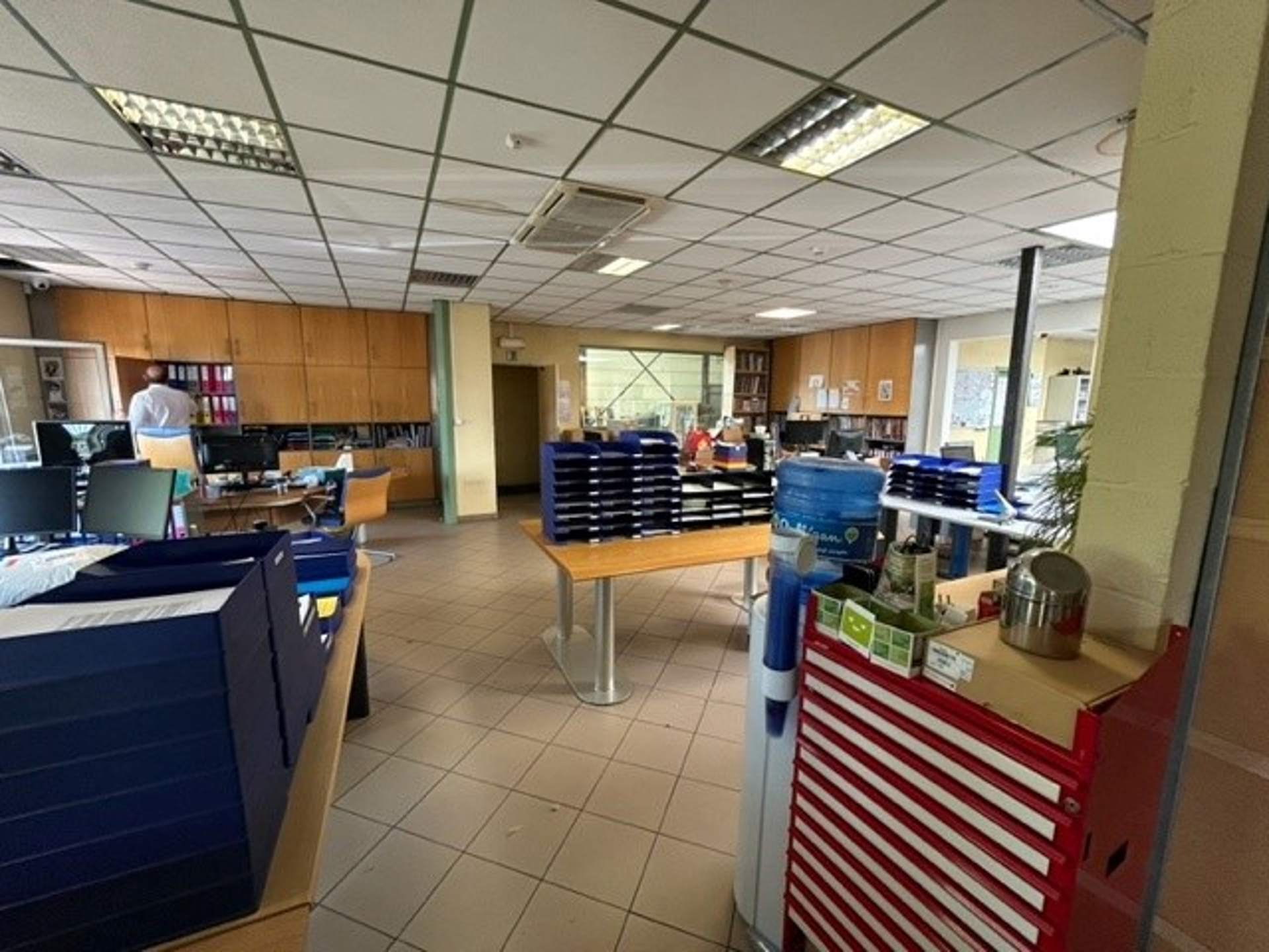 Opslagruimte van 1.050 m² met 185 m² kantoren te koop - foto 5