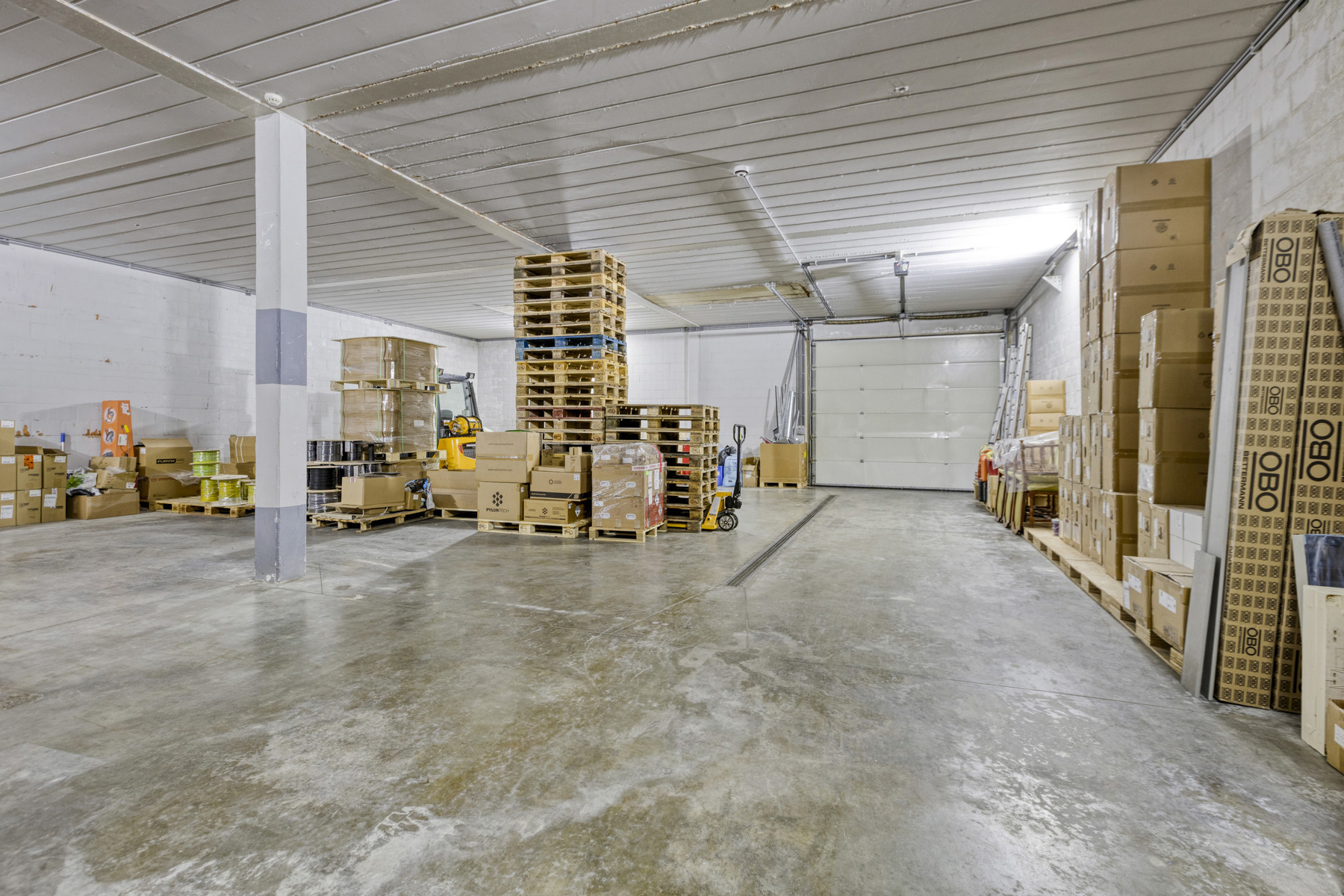 Moderne opslagloods te huur op toplocatie nabij de autosnelweg - foto 1