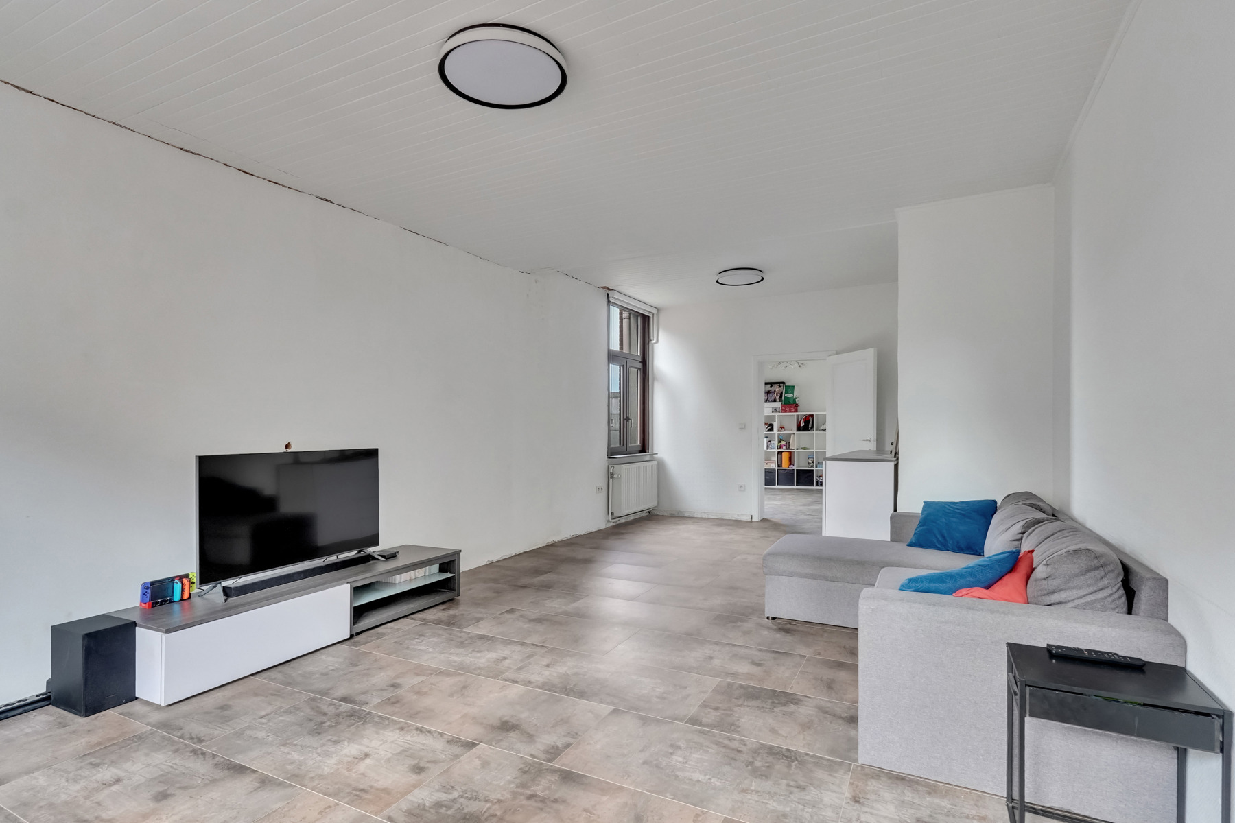 Halfopen gezinswoning met bijgebouwen 65m² en 85m², zonnepanelen en eigen inrit - foto 5