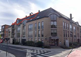 Renovatie-project centrum HasseltHet penthouse heeft een woon-oppervlakte van 180 m² verdeeld over twee niveaus op de 4de verdieping, aangevuld met...