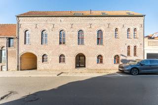 Dit appartement bevindt zich op de eerste verdieping links, in residentie "De Brouwerij", een uniek gerenoveerd industrieel gebouw.De indeling van...