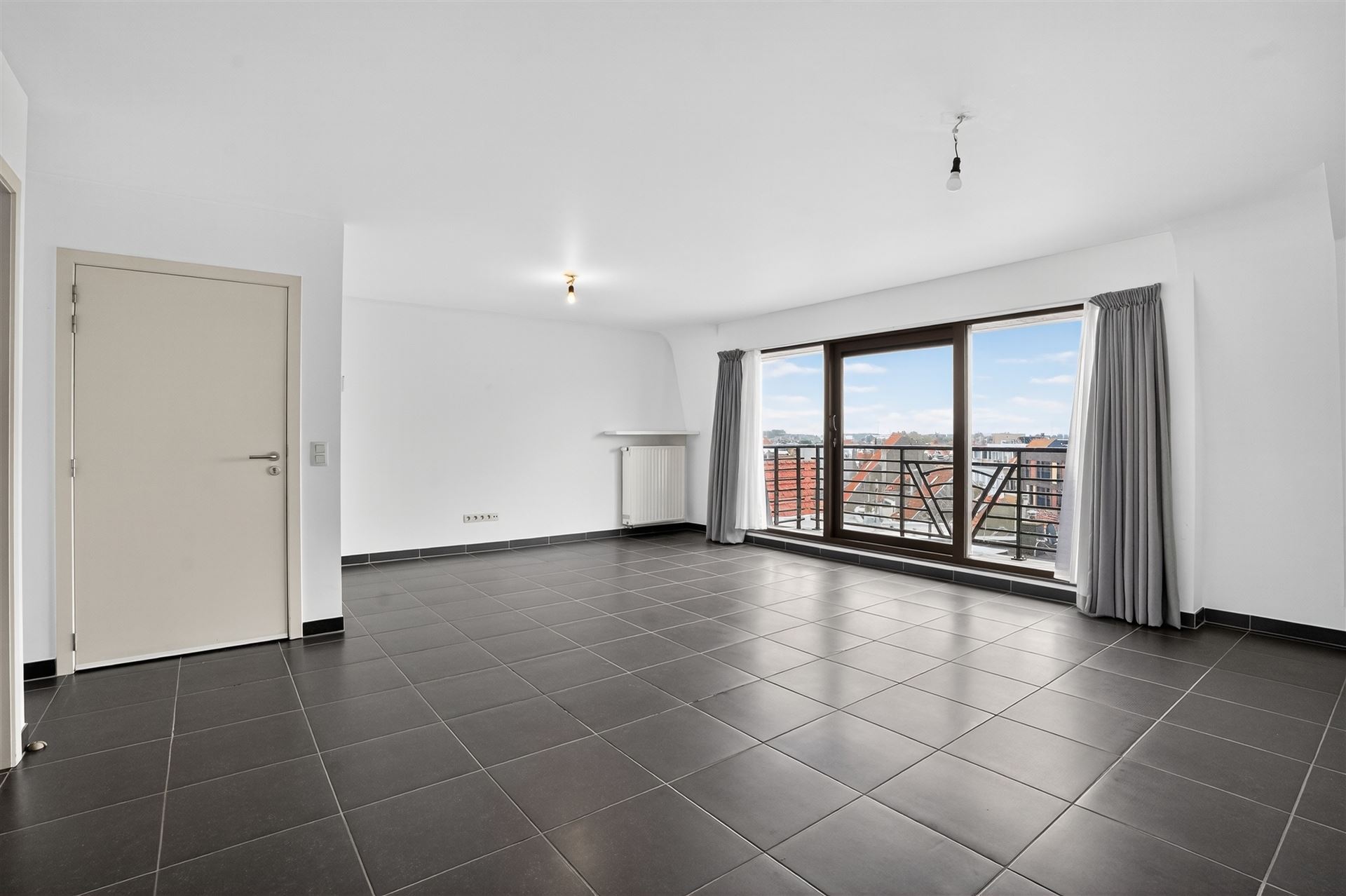 CENTRALE LIGGING / STAANPLAATS - foto 5