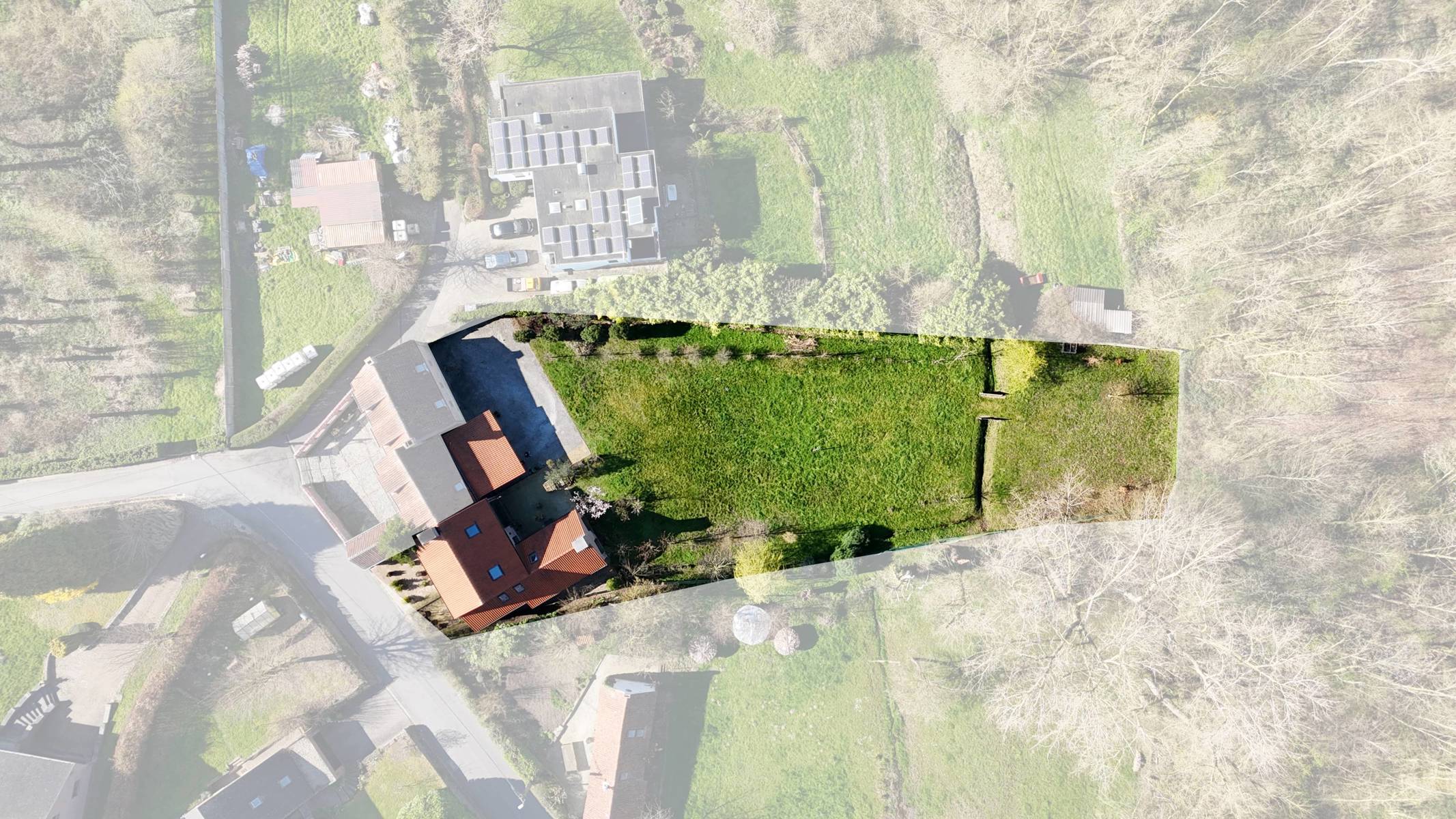 Instapklare HOB met grote tuin, 5 slaapkamers &amp; 2 badkamers - foto 5