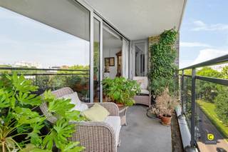 Licht en royaal 4-slaapkamerappartement (173 m²) met twee terrassen op de bruisende Fruithoflaan in BerchemGelegen op de zesde verdieping van een...