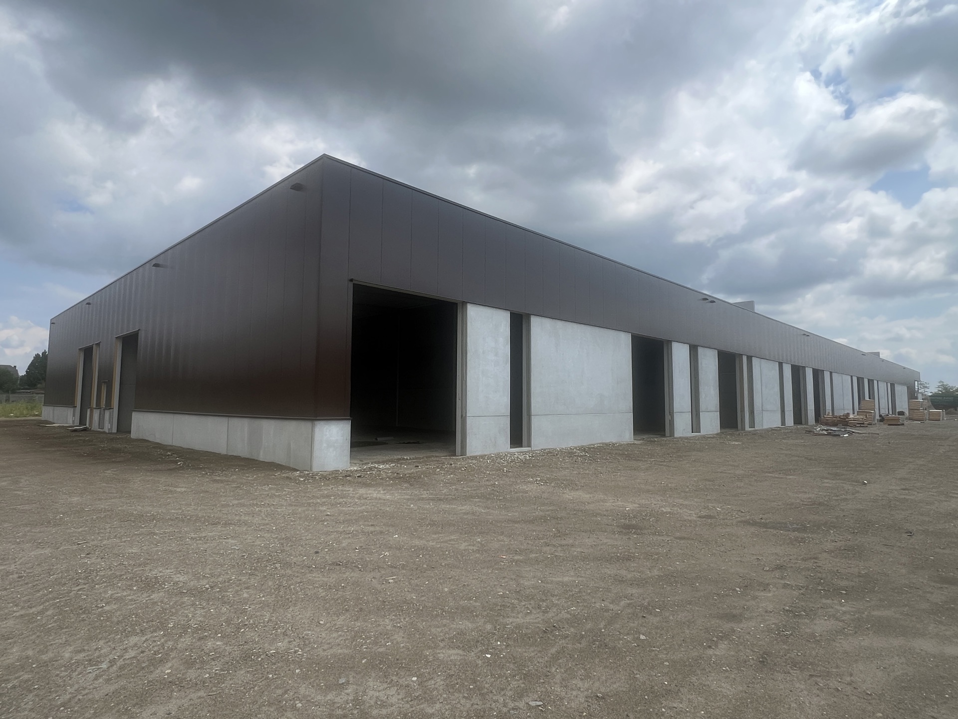 KMO-UNIT van 240M² - STADSBEEMD IN HALEN - foto 1