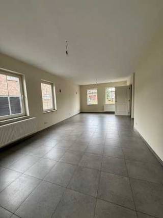 Moderne pastorijwoning met 4 slaapkamersEPC B - centrale ligging nabij scholen, winkels, kinderopvang, binnen de grote ring...