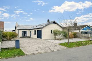 Deze instapklare open bebouwing is gelegen op een perceel van 572 m² en heeft een bewoonbare oppervlakte van 141 m². Deze gezellige goed...