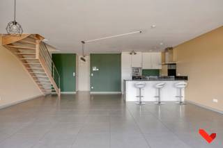 In een kleinschalige residentie in het landelijke Linter vindt u dit ruim duplexappartement met 3 slaapkamers.Dankzij de rustige ligging geniet u...