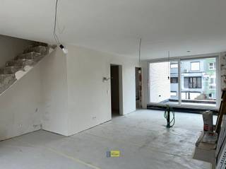 Ruim en lichtrijk duplex appartement met 2 slaapkamers in LierDit moderne duplex appartement maakt deel uit van een kleinschalig nieuwbouwproject en...