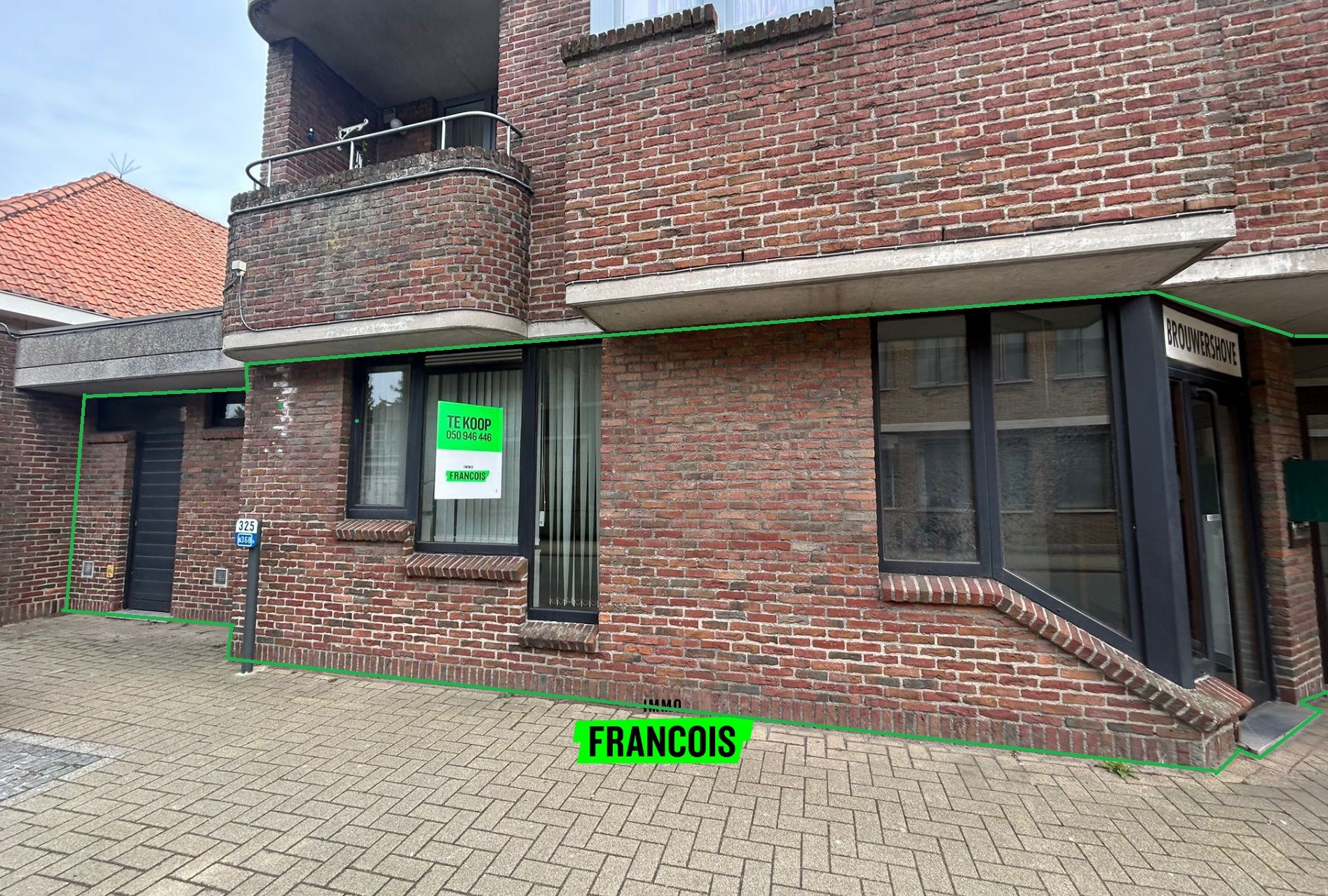Commercieel pand met tal van mogelijkheden op centrale locatie in Eernegem - foto 3