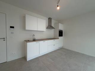 <p><strong>Duurzame appartementen met 1 slaapkamer in een centraal gelegen nieuwbouwproject in Turnhout, terras, kelderberging en verschillende gemeenschappelijke ruimtes. Beschikbaar: Onmiddellijk. Gemeenschappelijke kosten (forfait*). Privatieve kosten (Provisie**) verwarming. <span>Prijslijst kan gedownload worden onderaan pagina.</span></strong></p>
<p>Plan je bezoek in voor de appartementen in dit project via: https://www.vansweevelt.be/te-huur/appartement/<br /><br />U kan de prijslijst met correcte huurprijzen met bijkomende kosten downloaden als bijlage onderaan de pagina.</p>
<p>*Een forfaitkost is een vast bedrag dat je betaalt, ongeacht het werkelijke verbruik. In dit geval omvat het forfait de kosten voor de gemeenschappelijke delen en het collectief onderhoud, en wordt dit bedrag niet achteraf verrekend.</p>
<p>**Een provisiekost betekent in dit geval dat je maandelijks een voorschot betaalt voor de variabele kosten van verwarming en het opwarmen van warm water. De effectieve kosten worden later afgerekend op basis van het werkelijke verbruik.</p>