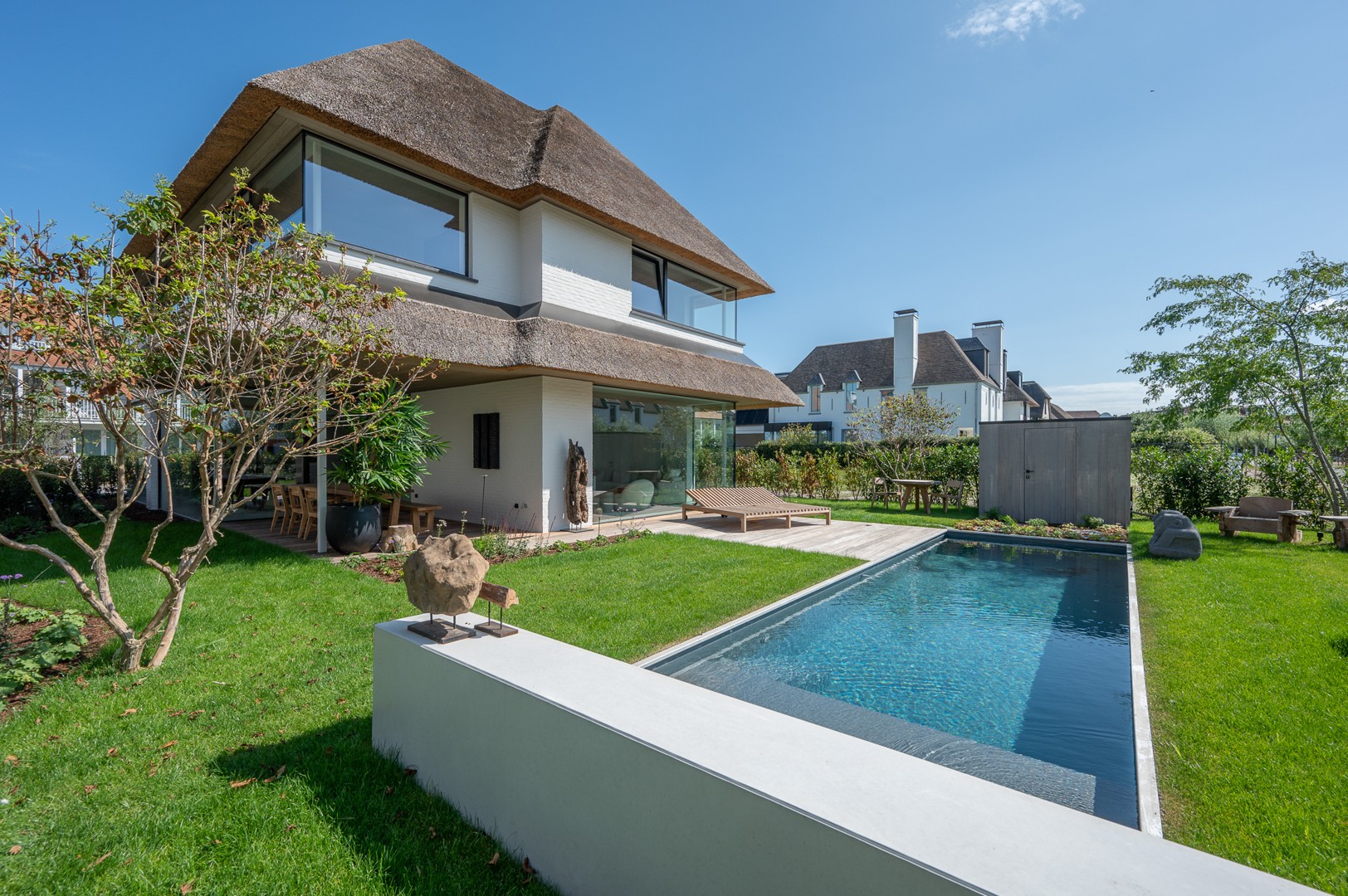 Luxurious detached villa in Knokke Duinenwater with a beautiful sunny garden and pool, just a few steps from the lake. - photo 3