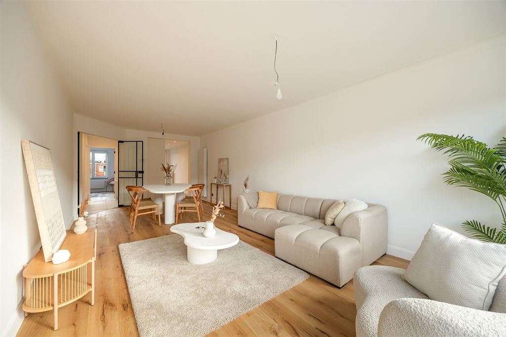 Volledig gerenoveerd appartement met terrasje - foto 2