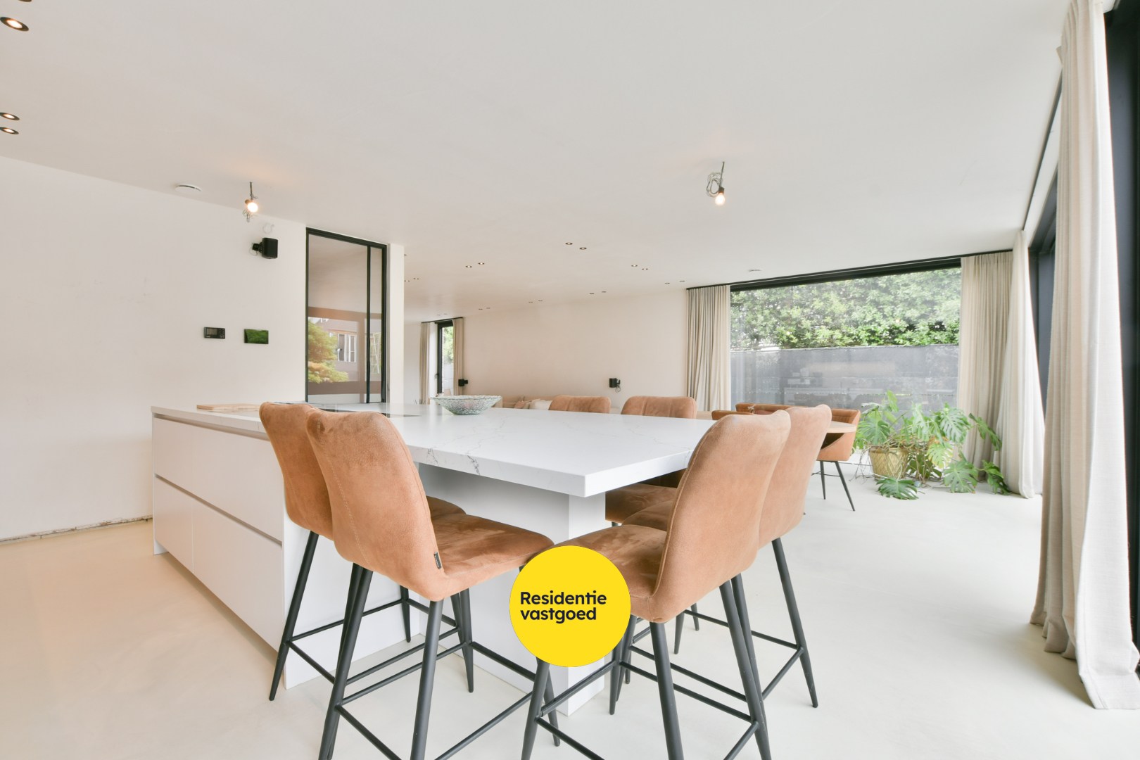Exclusieve koppelvilla van 348 m² met 6 slaapkamers in rustige woonwijk - foto 5