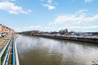 Opbrengsteigendom met 3 appartementen en mogelijkheid tot meer te koop aan de leie. Wanneer u op zoek bent achter een goede investering, dan kan dit...