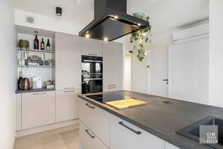 INDELING:The flat is located on the 2nd floor and has a private entrance hall with cloakroom and guest toilet, open kitchen, living space with...