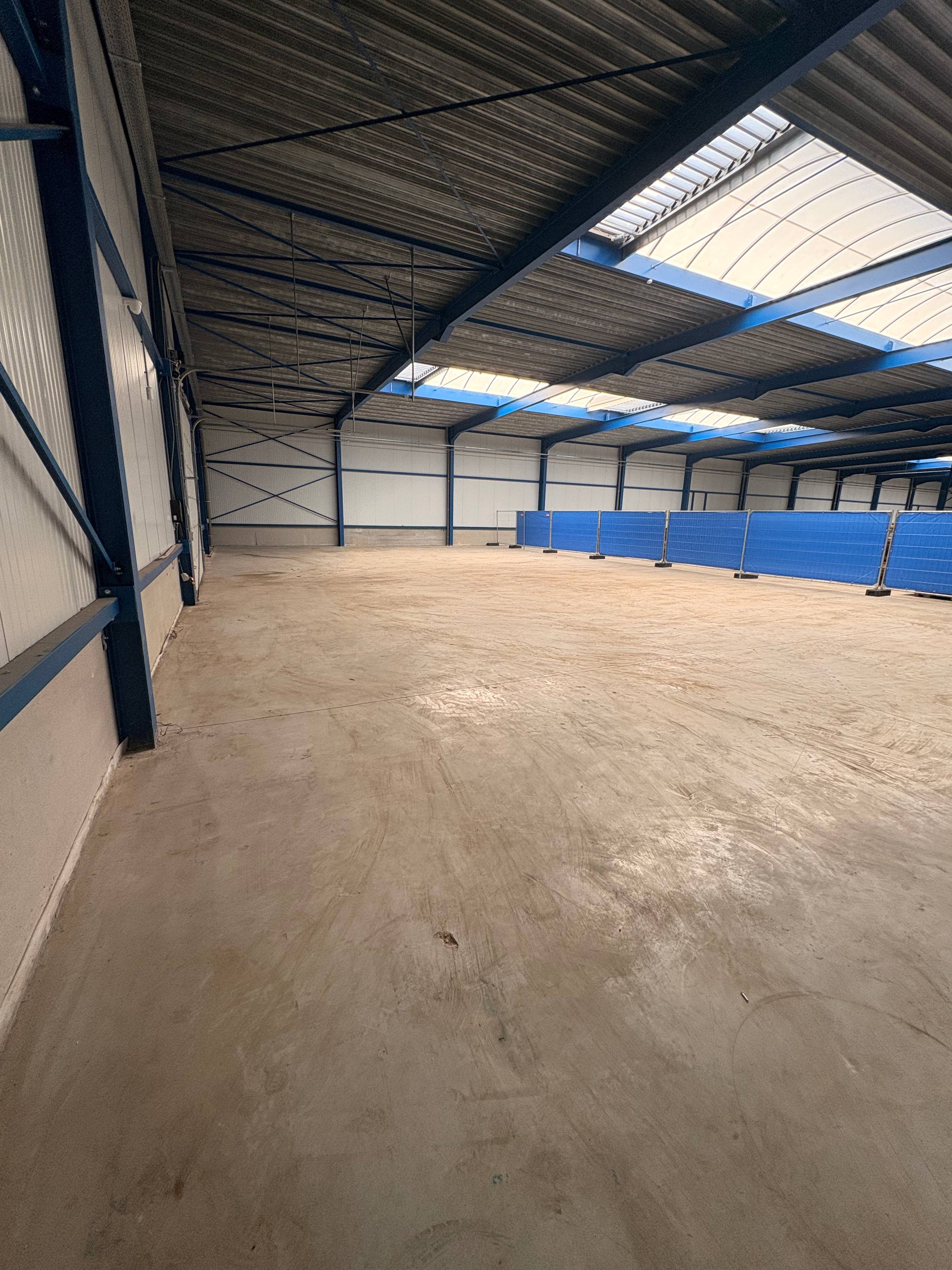 Functionele bedrijfs-/ opslaghal met aparte toegang en beveiliging - foto 4