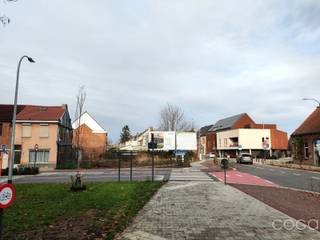 Perceel bouwgrond op een centrale locatie te Schoten centrum. Op 250m van het park en het jaagpad langsheen het Kempisch kanaal, zowel met de...