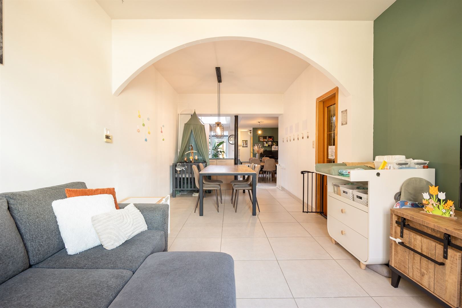 Verrassend ruime woning met 7 slaapkamers en tuin. - foto 5