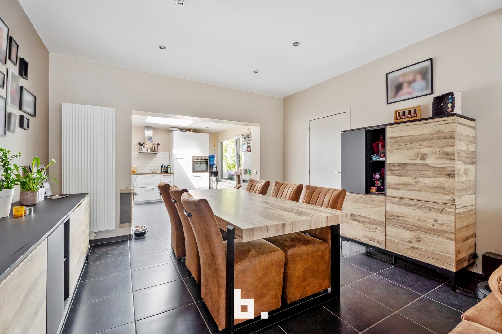 Instapklare, ruime gezinswoning met 5 slaapkamers - foto 3