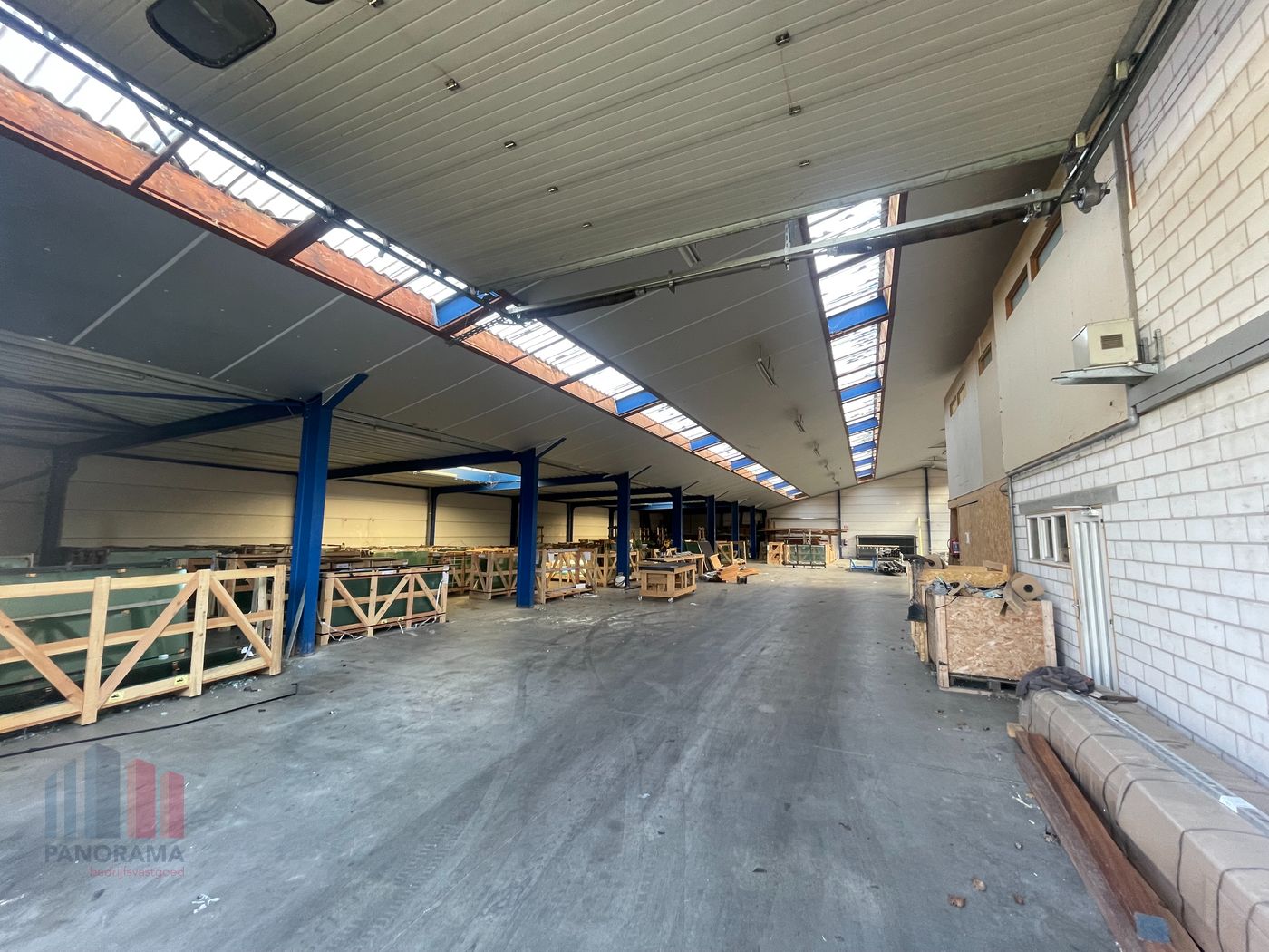 1.130 m² magazijn met kantoor en 500 m² buitenterrein - photo 4