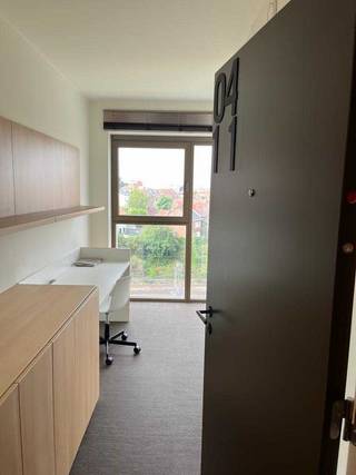 Te koop: Instapklare studentenstudio in Residentie Woods – LeuvenVolledig ingerichte studentenstudio met eigen sanitair, gelegen in de moderne...