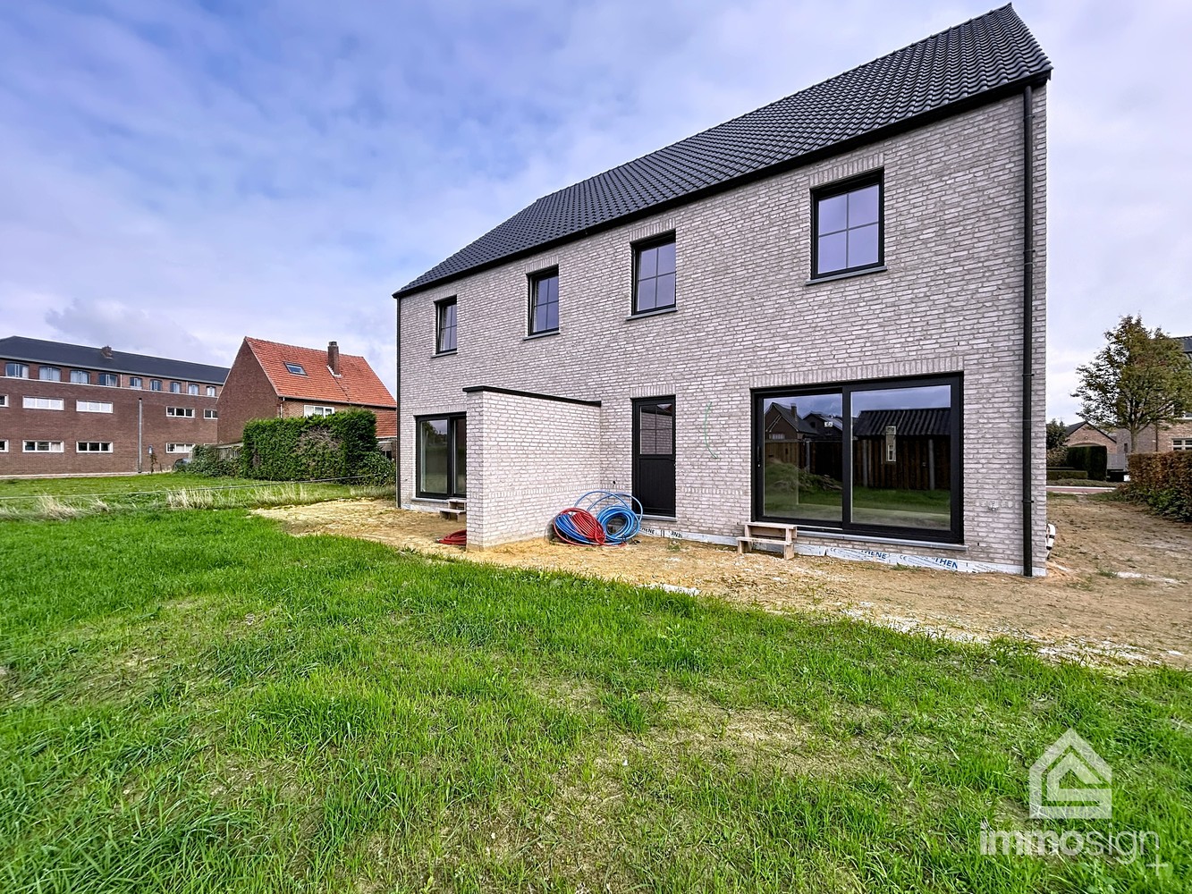 Twee moderne nieuwbouwwoningen in Kinrooi – Nelisveld 4B - casco+ afwerking – Jouw thuis, jouw stijl - foto 3