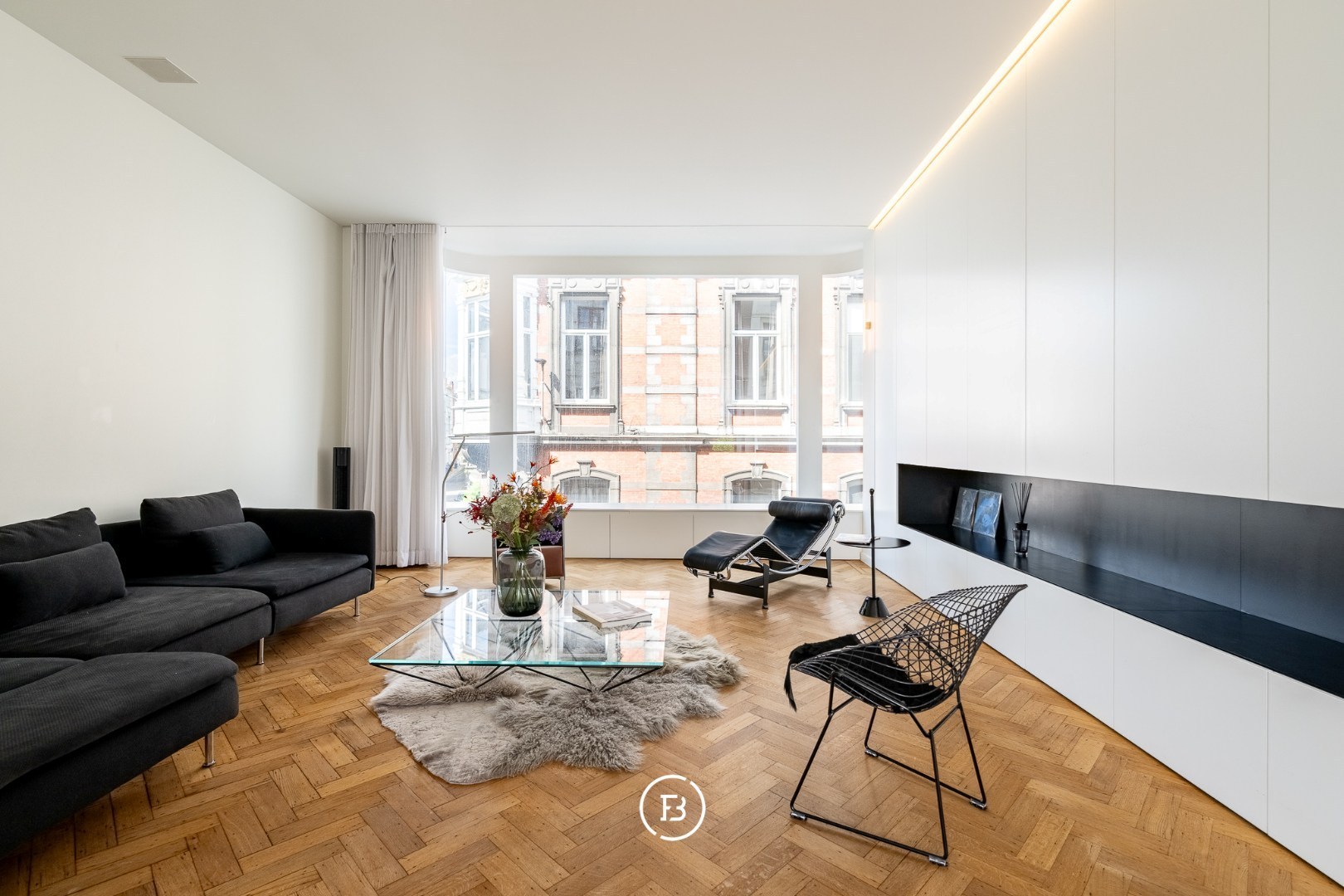 Luxurious ready-to-move-in townhouse in prime location in the heart of Ghent. - photo 1