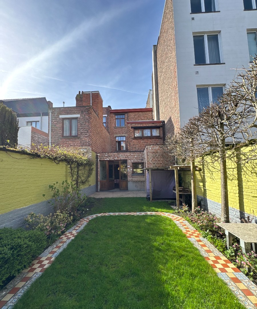 Sfeervolle burgerwoning vol charme nabij Gent Sint-Pieters - foto 1