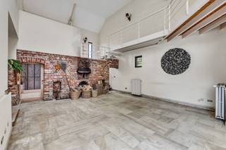 Voor meer info of een bezoek, bel 054 69 39 36 - Voor meer foto's, check www.topo-immo.be - Deze uiterst charmante hoeve werd in 2015...