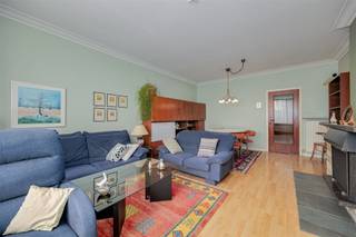 Zeer licht en goed onderhouden appartement met 2/3 slaapkamers en lift in een klein appartementsblok staat te koop op de Oudstrijderslaan 47...