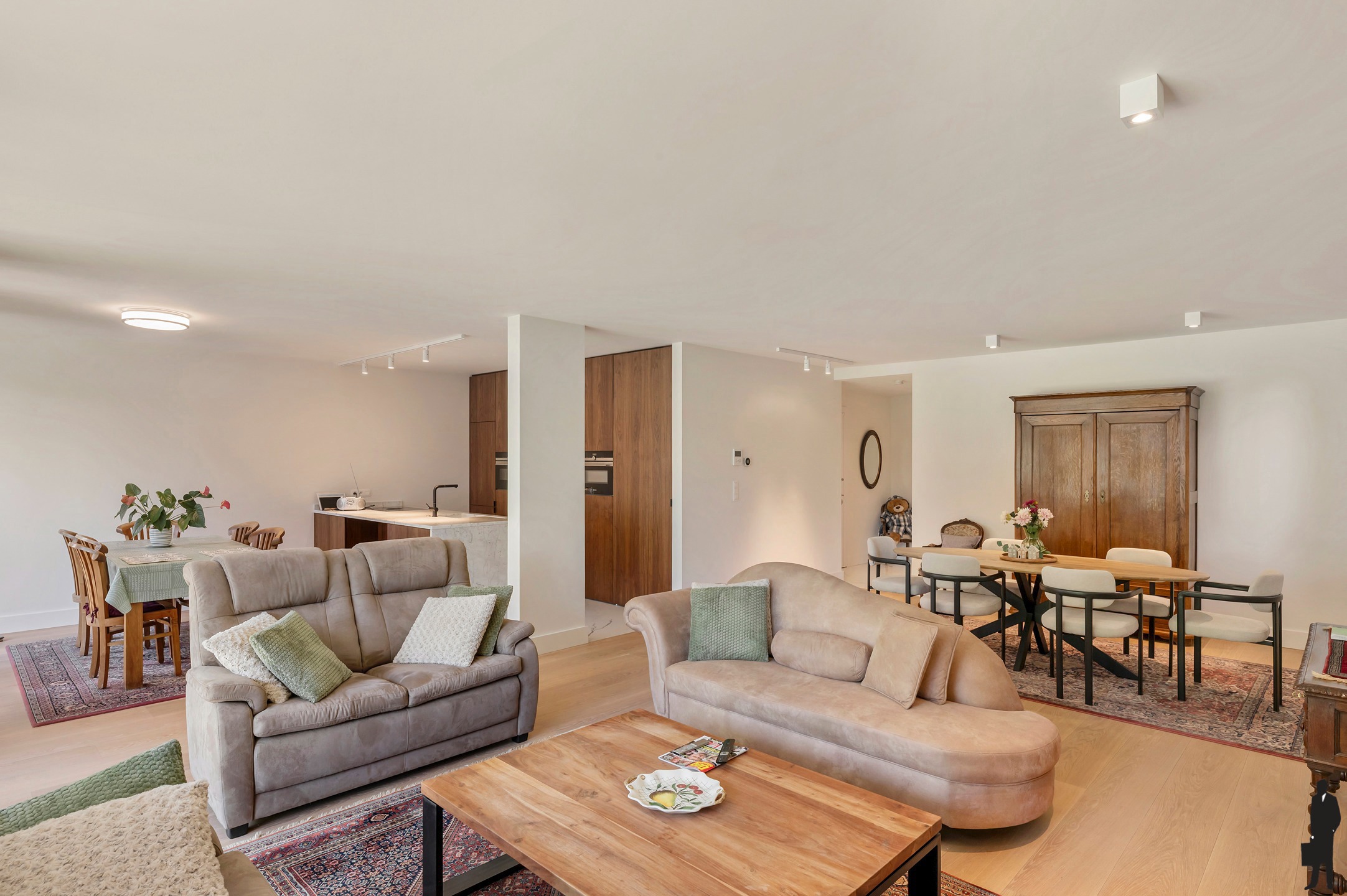 Ruim luxueus afgewerkte gelijkvloers appartement (2019) met tuin en garagebox!  - foto 4