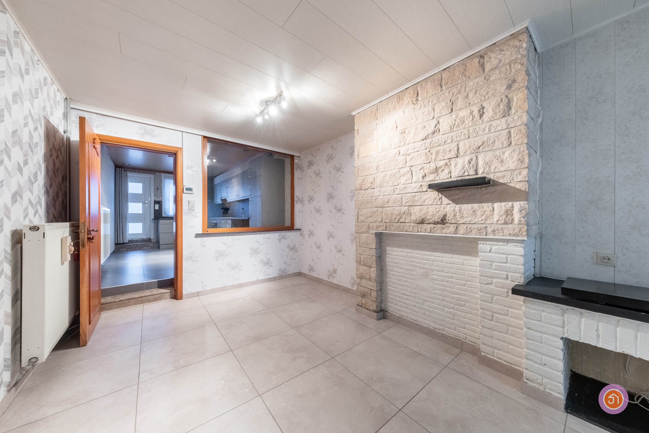 Goed onderhouden starterswoning met garage en tuin - foto 3