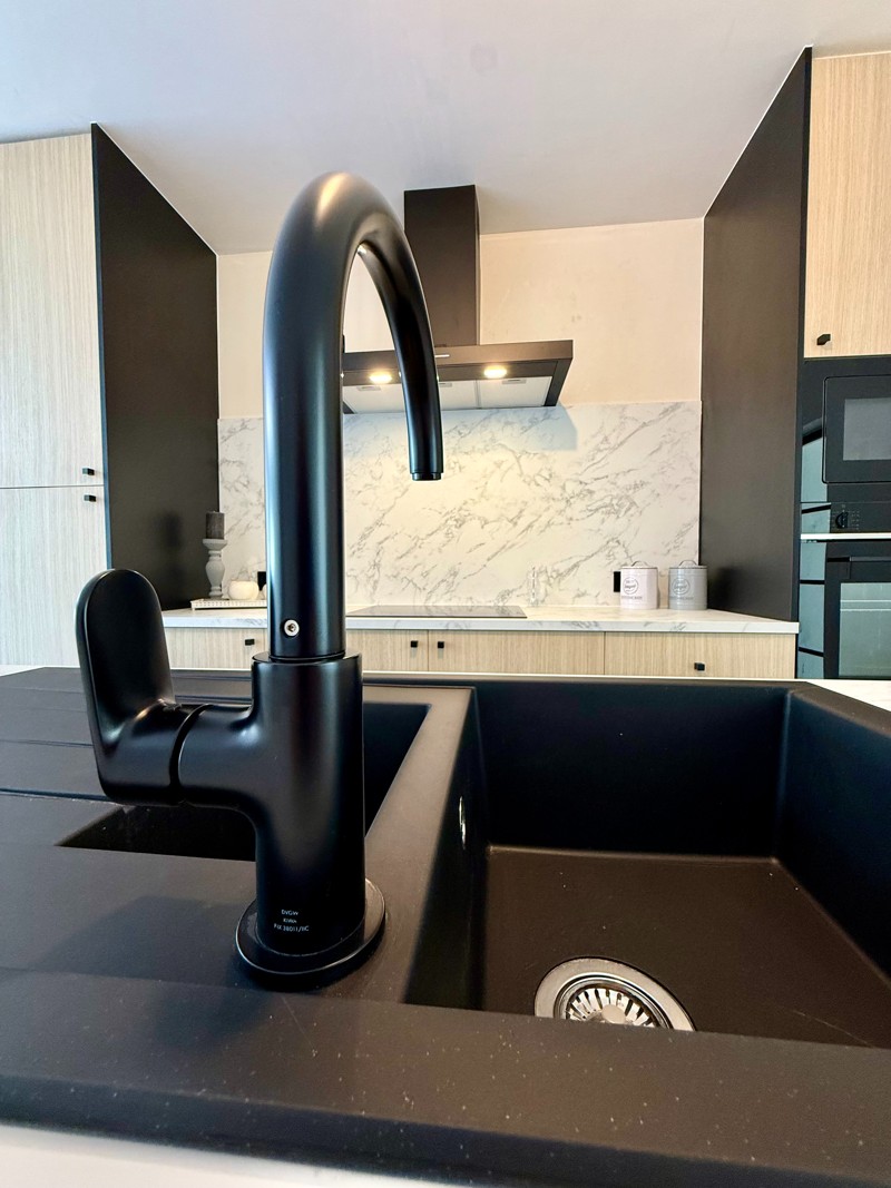 Ruime gezinswoning (A) met 3 slaapkamers, inpandige garage met doorgang naar de tuin, dressing, bureelruimte en zonnige tuin op 536m2 - foto 5