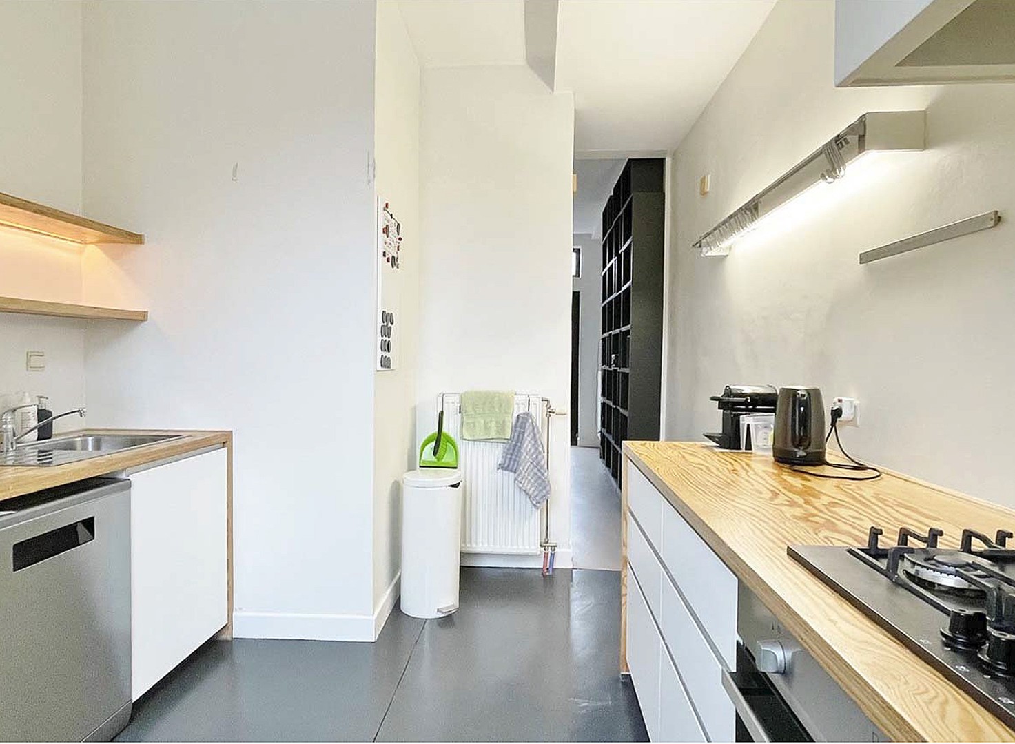 GEZELLIGE, INSTAPKLARE STADSWONING MET 3 SLPKS EN EEN CHARMANT STADSTUINTJE - foto 5