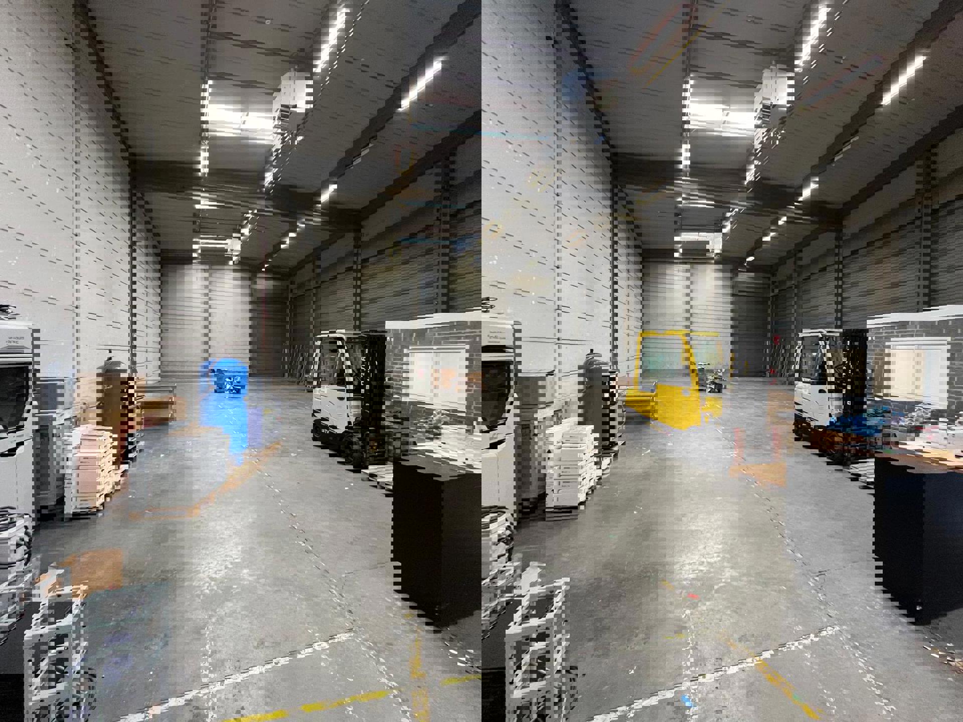 Magazijn 612m² met klein kantoor te Kontich - foto 3