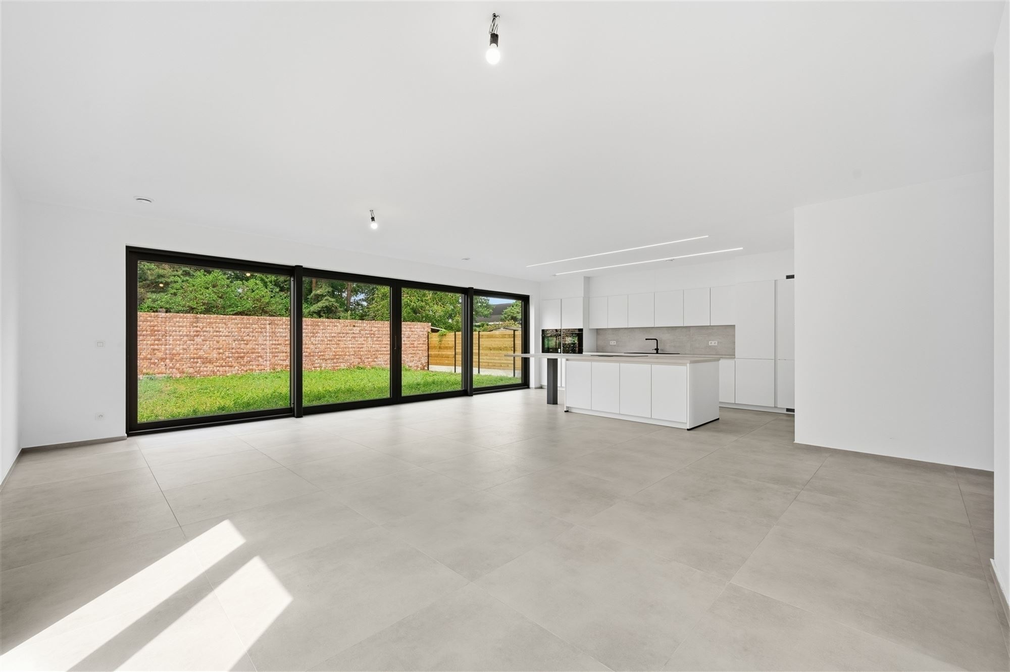 Open nieuwbouwwoning met 4 kamers en tuin in stille straat - foto 4