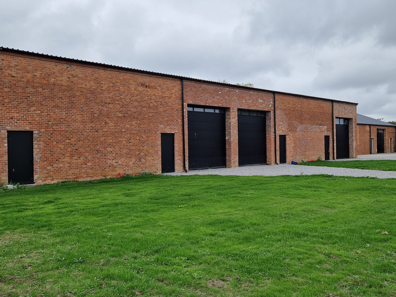 Magazijn / KMO Werkplaats met voorliggende Bouwgrond te Booischot - foto 4