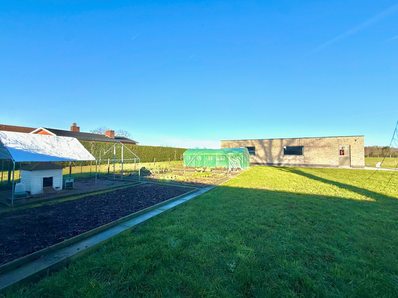 Volledig gerenoveerd woonhuis op 4.734 m² te Maldegem ! - foto 4