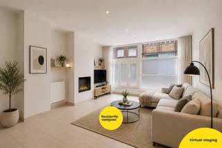 Op zoek naar een betaalbaar appartement met potentieel? Dit gelijkvloers appartement bevindt zich in het bruisende centrum van Oostende, op wandelafstand van winkels, openbaar vervoer en de zee.<br /><br />Bij het betreden van het appartement kom je in een ruime en lichtrijke leefruimte met keuken. Deze vormt een mooie basis om naar eigen smaak te moderniseren.<br /><br />Verder is er een praktische indeling met een hal, afzonderlijk toilet en een handige wasplaats met aansluiting voor wasmachine. De slaapkamer, voorzien van een lichtkoepel, zorgt voor natuurlijke lichtinval en kan flexibel ingericht worden. De badkamer is uitgerust met lavabo en douche.<br /><br />Extra troeven zijn de conforme elektrische installatie (geldig tot 2041), dubbele beglazing in PVC en een private fietsenberging.<br /><br />Dit appartement biedt een uitstekende opportuniteit voor starters, investeerders of wie op zoek is naar een tweede verblijf aan zee, met de mogelijkheid om het volledig naar eigen smaak op te frissen.<br /><br />Interesse? Contacteer ons en plan uw bezoek in!