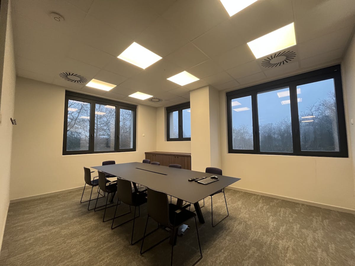 Instapklaar kantoor (986 m²) te huur nabij E17 in Zwijnaarde - foto 5